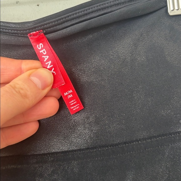 SPANX Faux Leather Leggings - Picture 5 of 7
